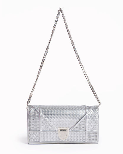 Christian Dior wallet on chain