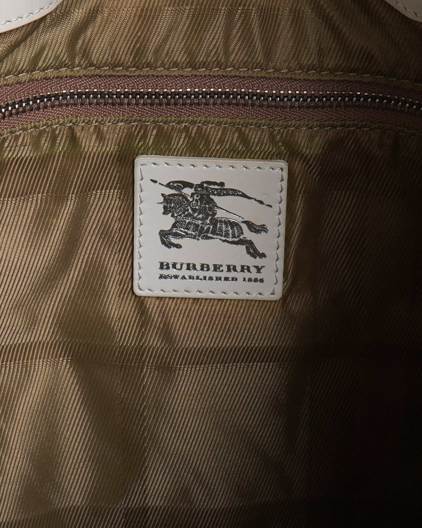 Burberry  White quilted leather brook hobo bag