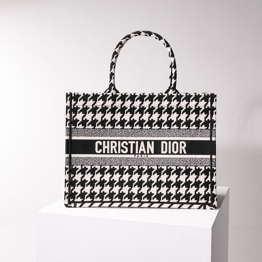 DIR Book Tote black BIG Handbag 1286 Embroidery LOGO black and white