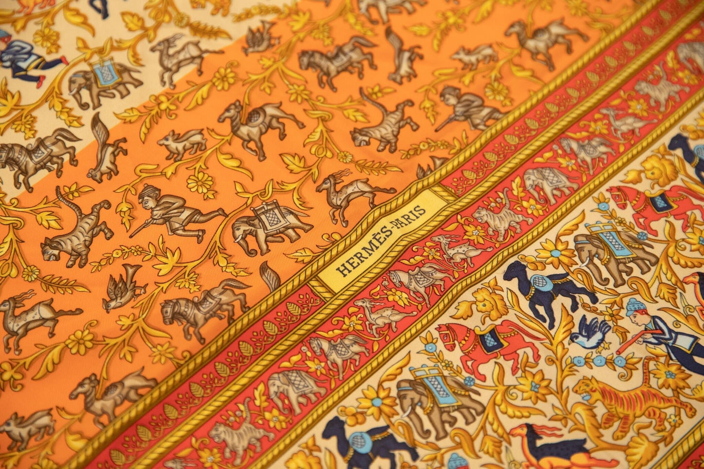 Hermes Chasse en Inde Scarf