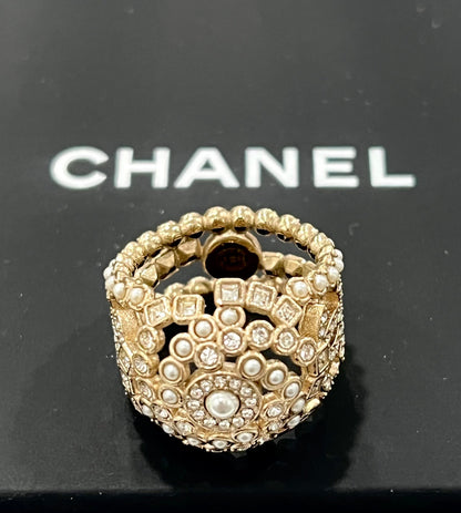 CHANEL CAMELLIA CRYSTAL PEARL RING