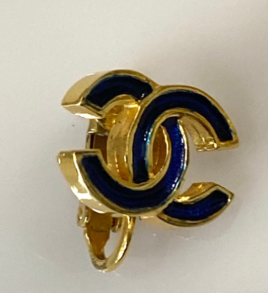 CHANEL CC GOLD-TONE STUD CLIP ON EARRINGS