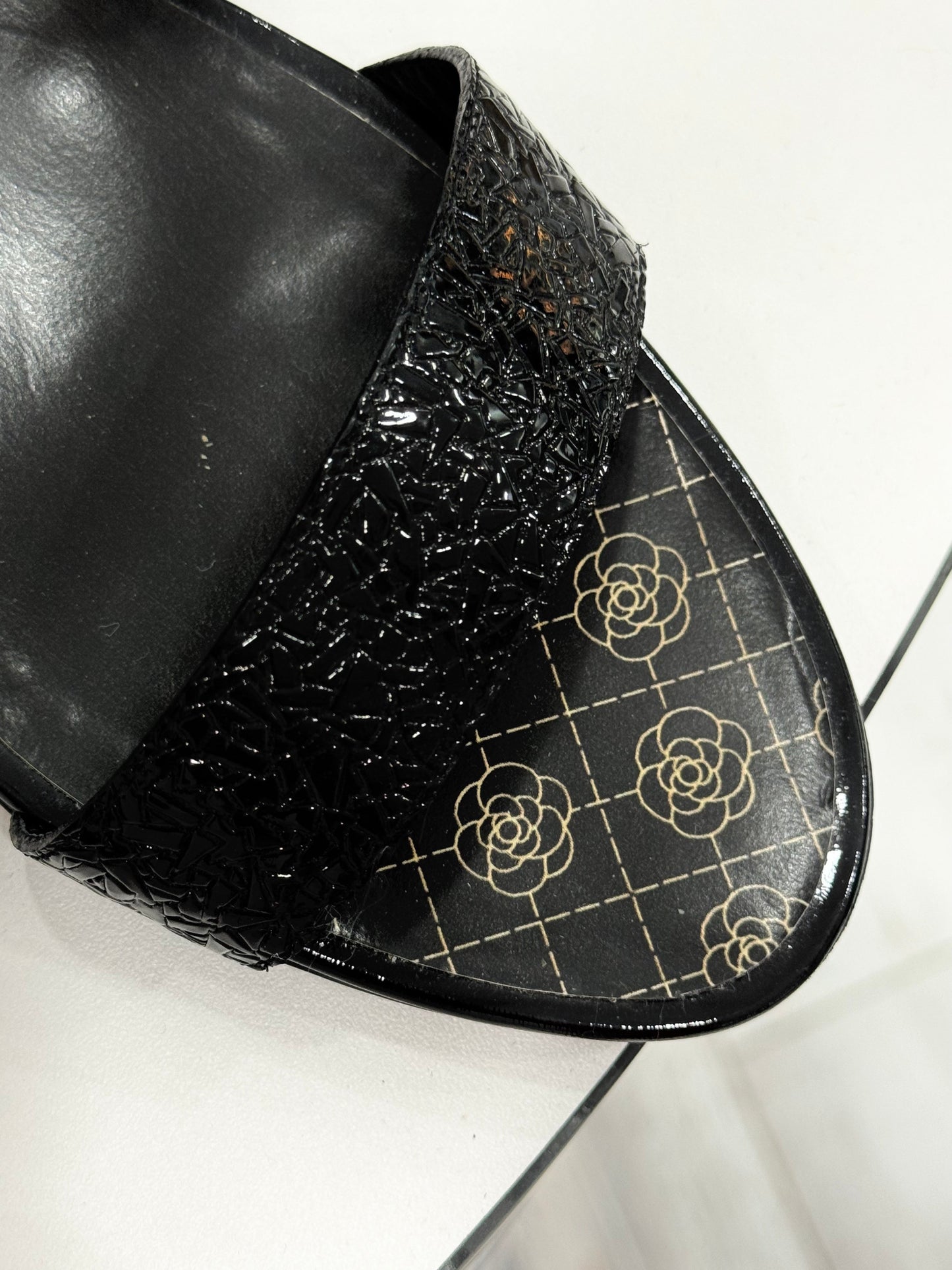 CHANEL CAMELIA INTERLOCKING CC LOGO SLINGBACK SANDALS