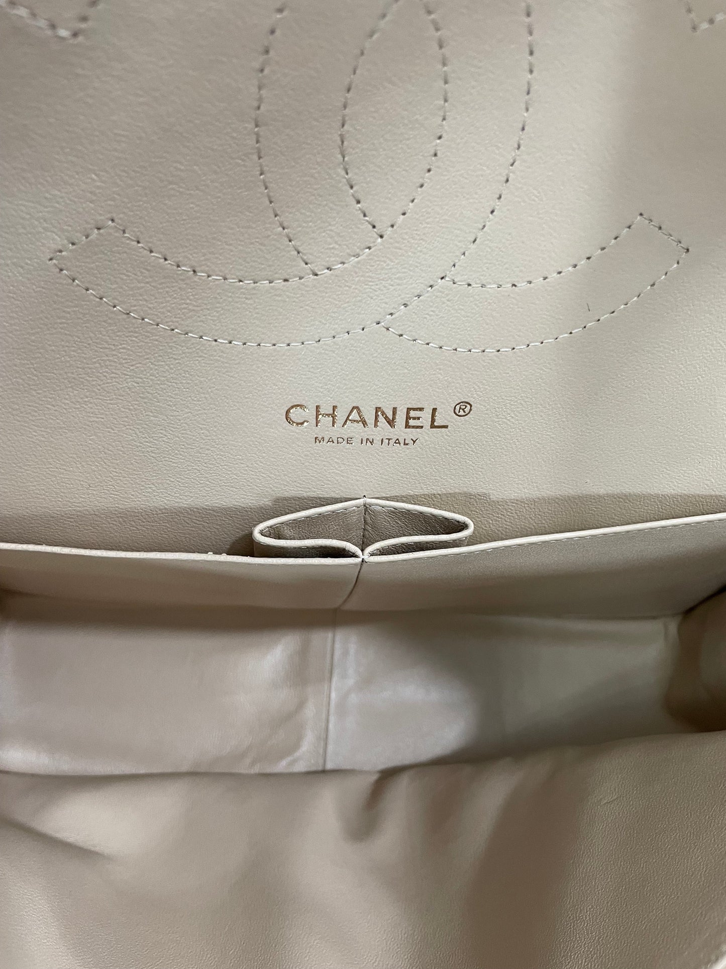 CHANEL CAVIAR QUILTED JUMBO DOUBLE FLAP SHOULDER BAG