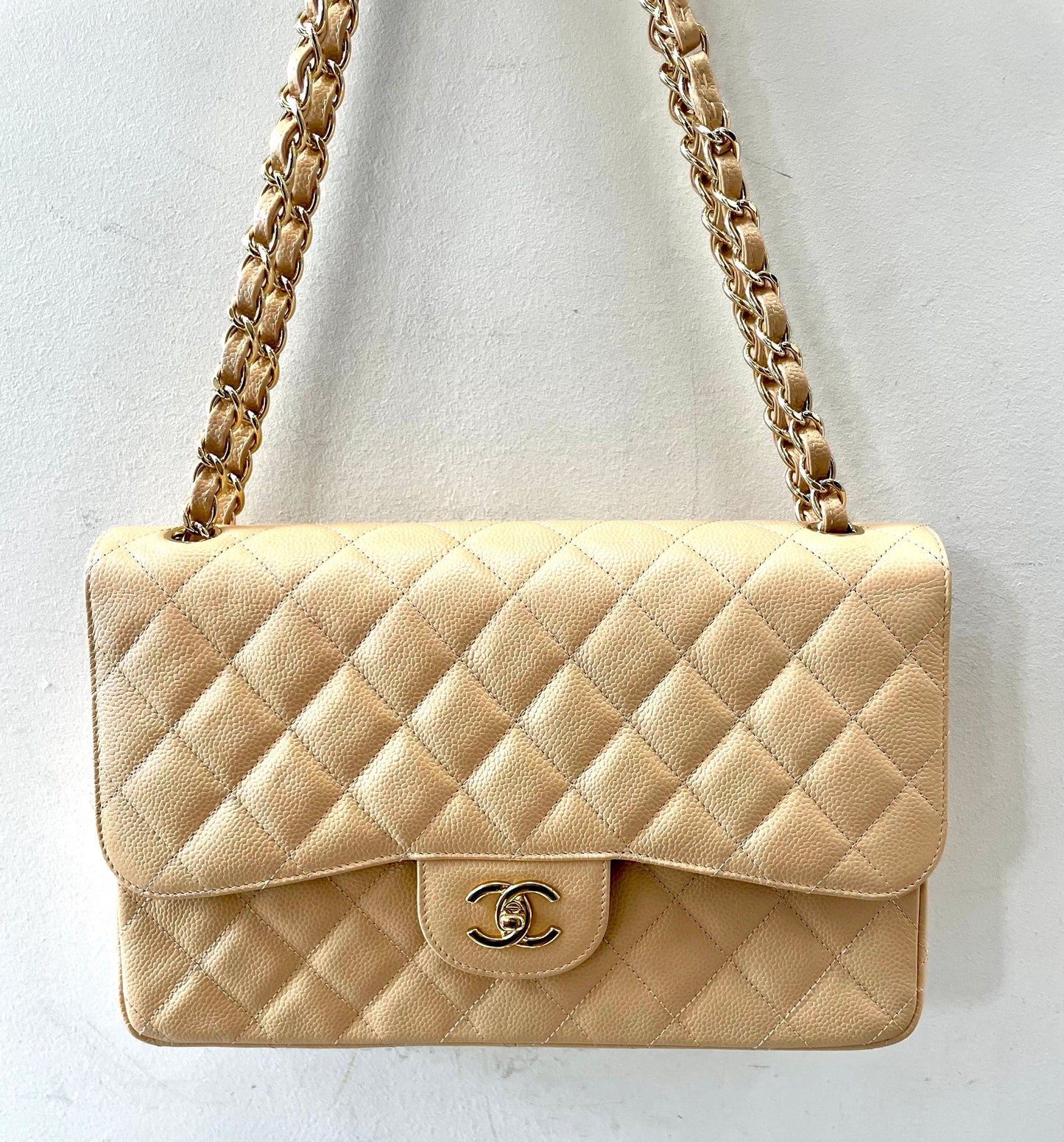 CHANEL CAVIAR QUILTED JUMBO DOUBLE FLAP SHOULDER BAG