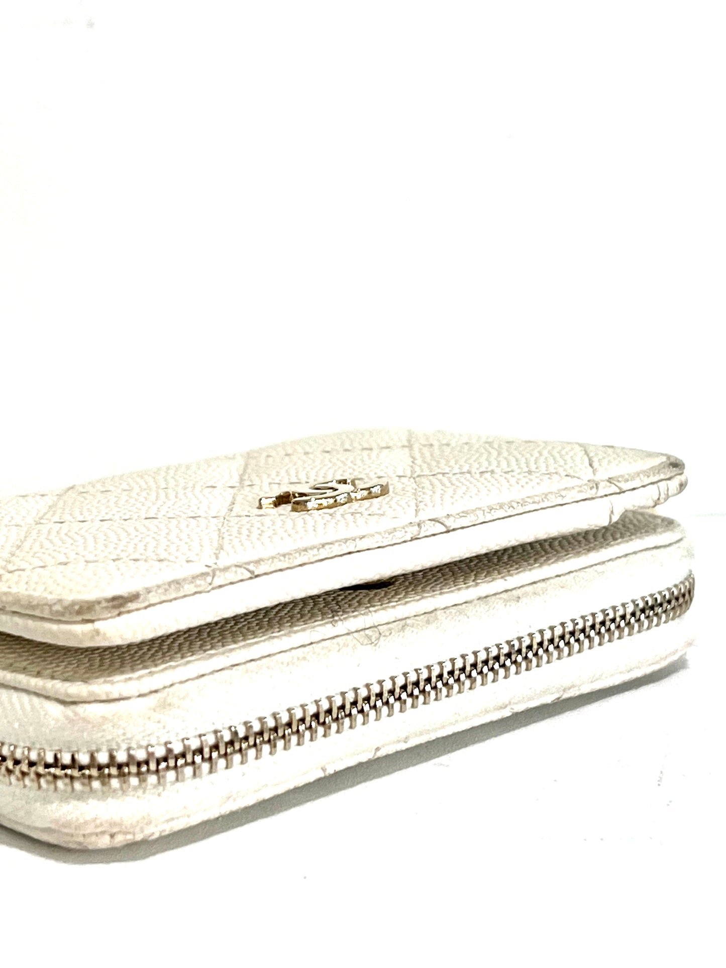 CHANEL   CAVIAR QUILTED SMALL ZIP WALLET
