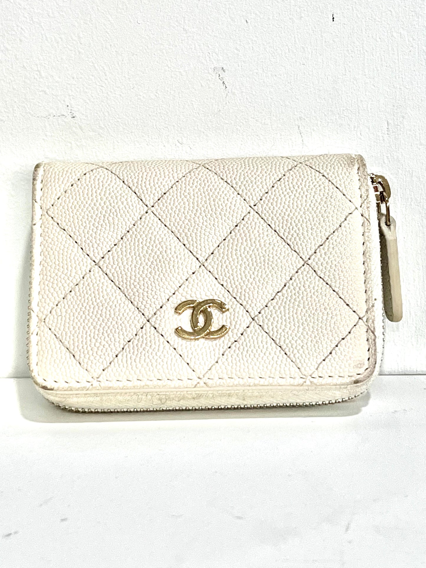 CHANEL   CAVIAR QUILTED SMALL ZIP WALLET