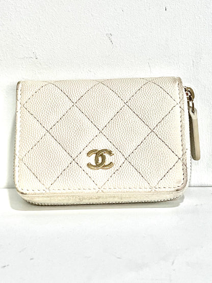 CHANEL   CAVIAR QUILTED SMALL ZIP WALLET