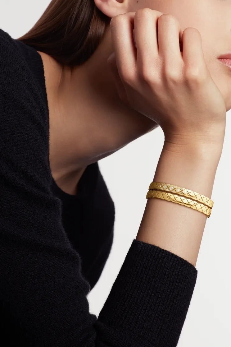 CHANEL 18K GOLD COCO CRUSH BRACELET