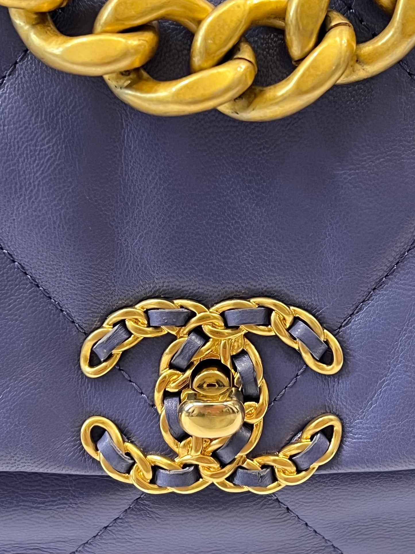 CHANEL QUILTED LAMBSKIN MEDIUM CHANEL 19 FLAP BAG