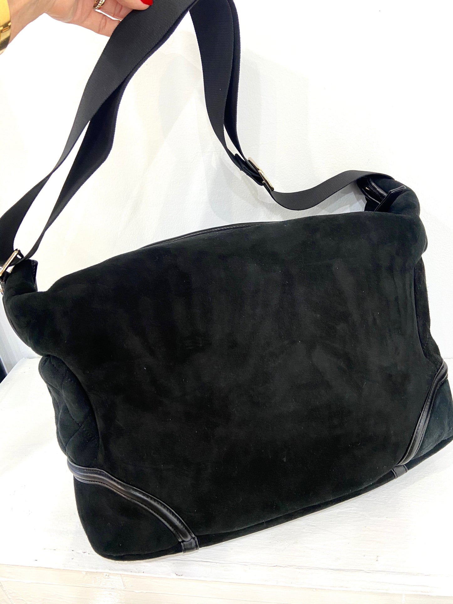 CHL -  BLACK SHEARLING HOBO BAG