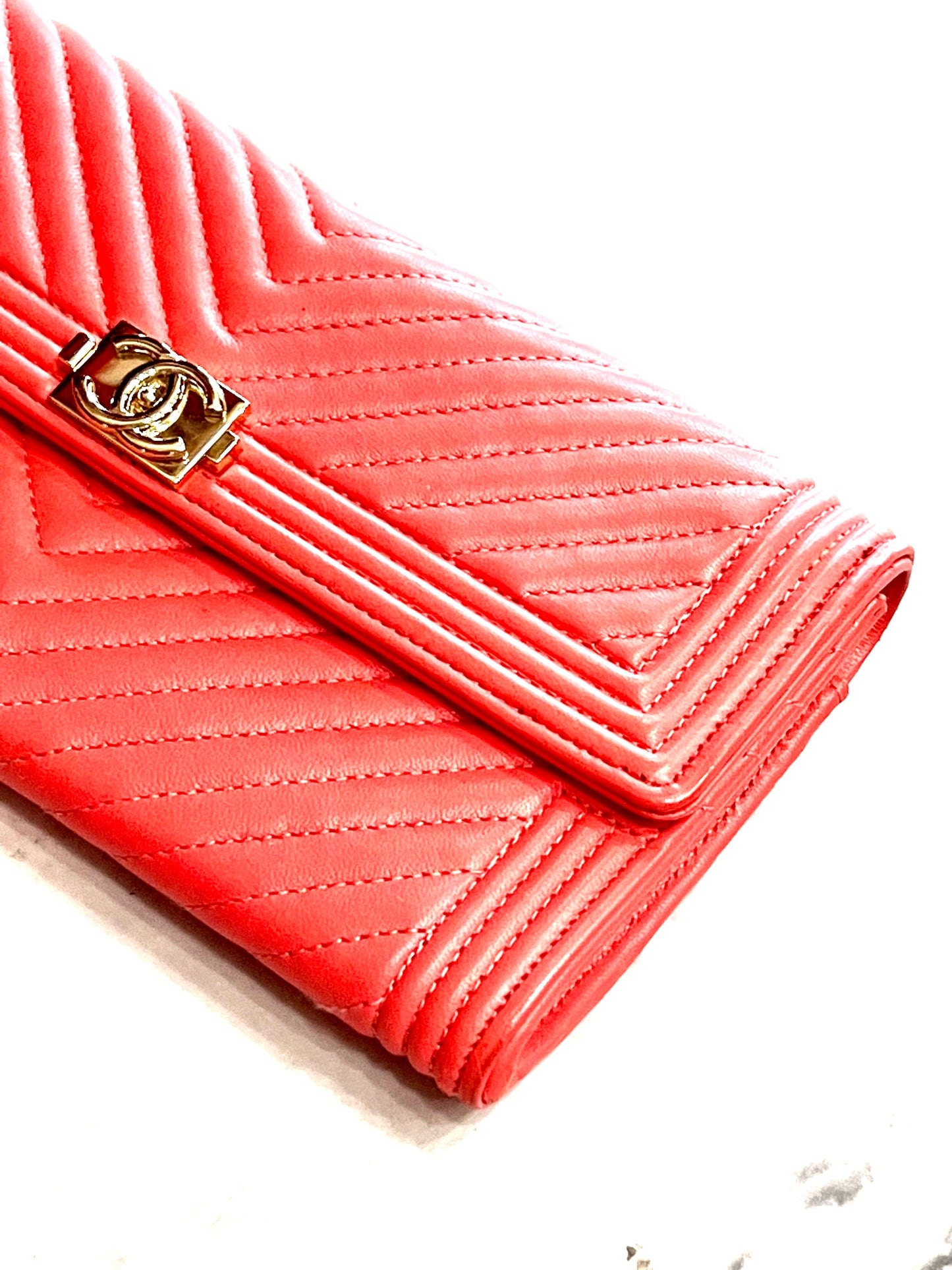 CHL -  QUILTED CHEVRON LAMBSKIN CONTINENTAL WALLET