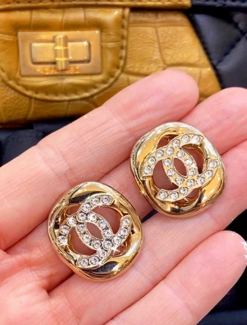 CHANEL STRASS GOLD PLATED CRYSTAL STUD EARRINGS