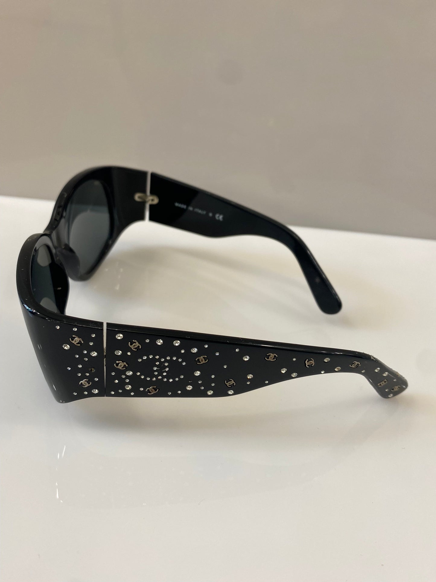 CHANEL SWAROVSKI CRYSTAL CC LOGO SUNGLASSES
