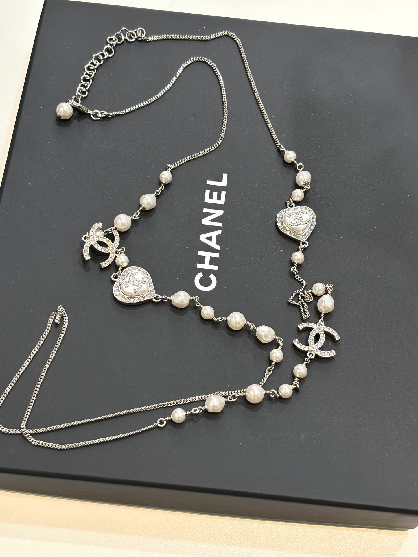 CHANEL TIMELESS CRYSTAL HEART PEARL LONG NECKLACE