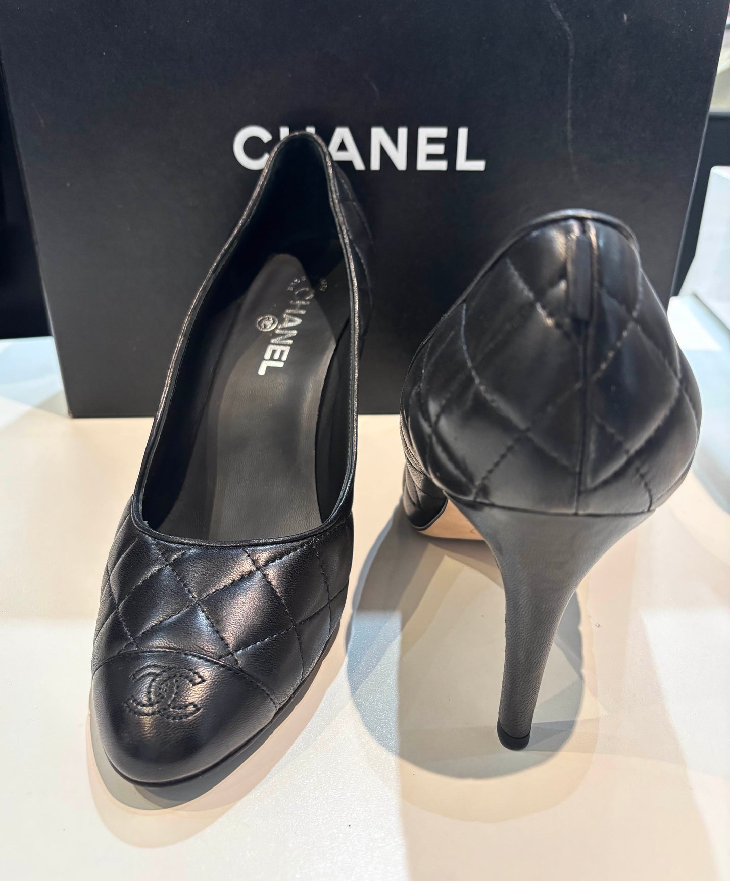 CHANEL CC QUILTED LAMBSKIN LEATHER PUMPS