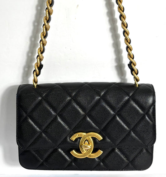 CHANEL SHINY CAVIAR QUILTED FLAP BAG