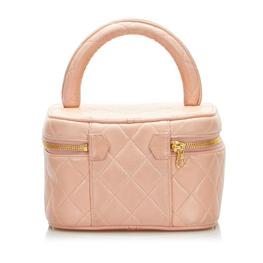 Chanel CC Matelasse Vanity Bag (SHG-0lwtb0)