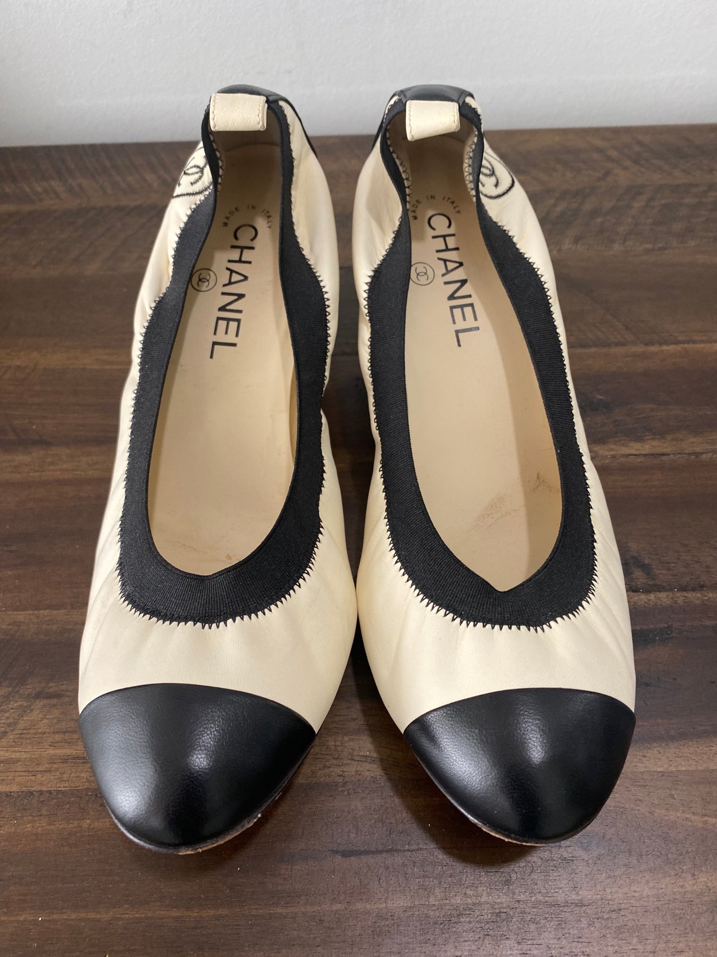 CHANEL CC STRETCH SPIRIT PUMPS