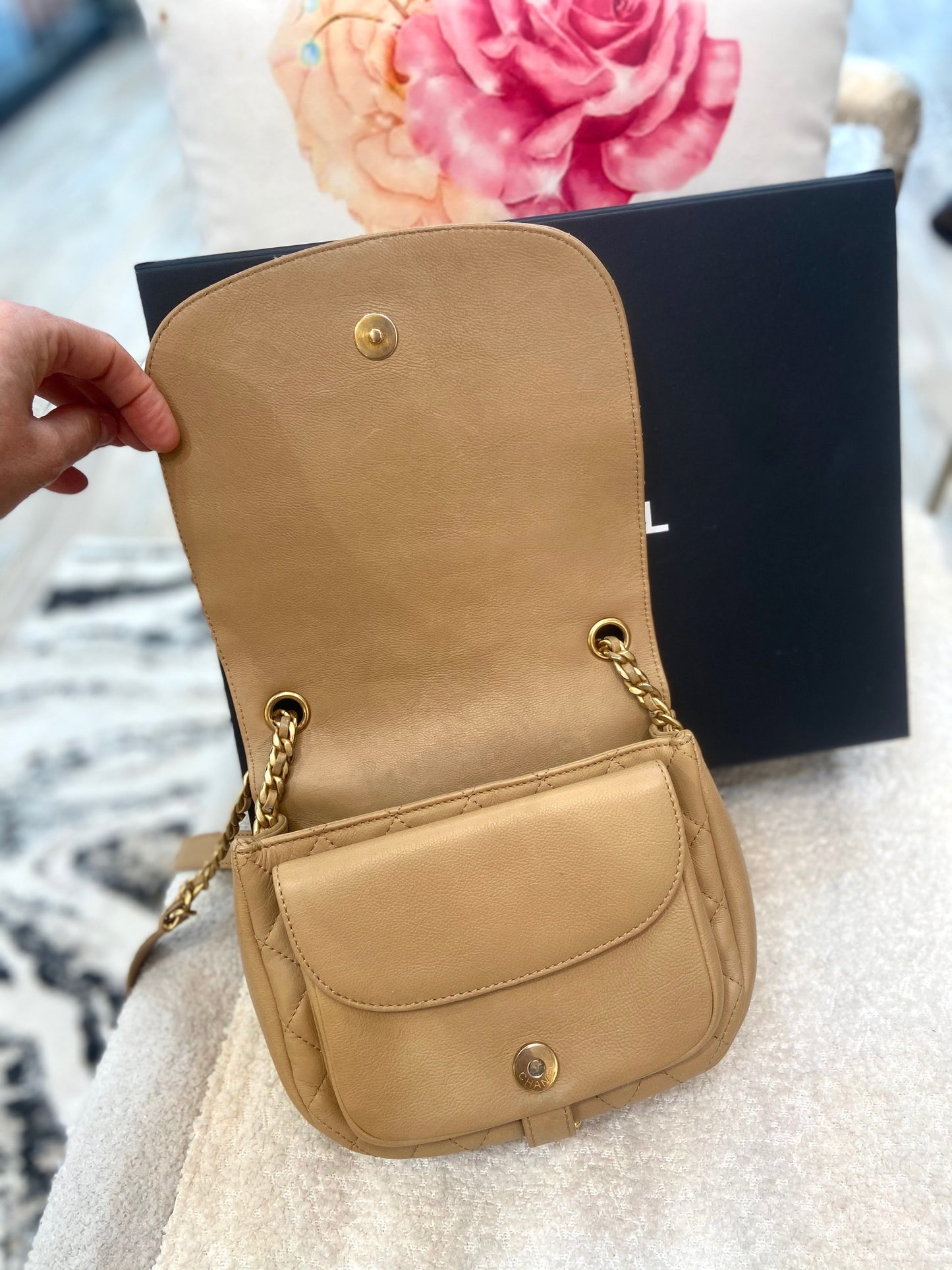 CHANEL CALFSKIN LEATHER QUILTED MESSENGER FLAP BAG