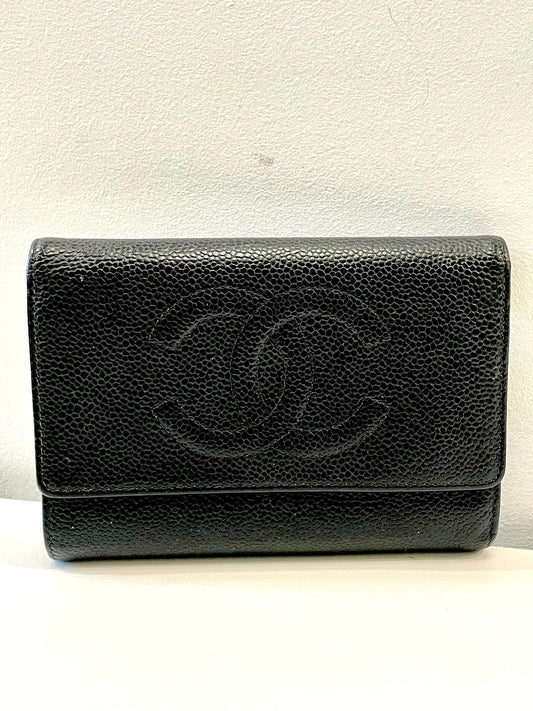 CHANEL CAVIAR LEATHER BIFOLD WALLET