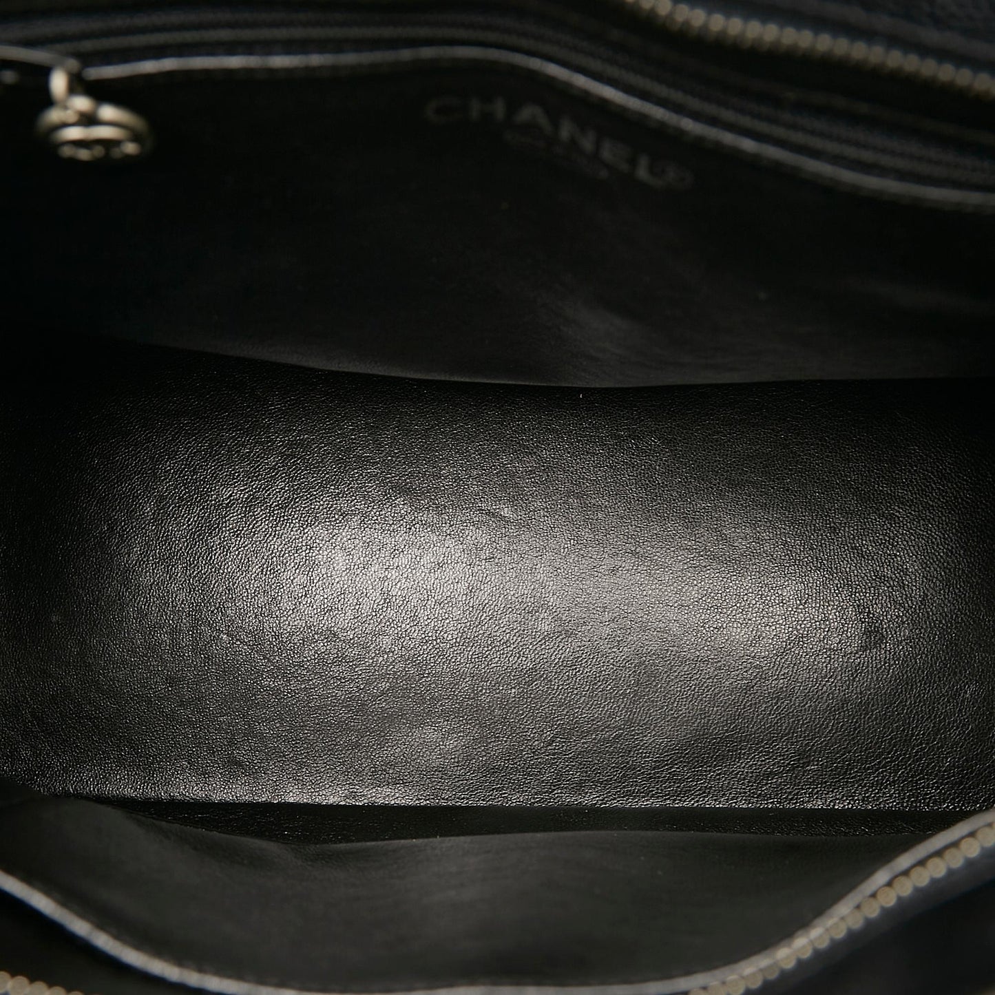Chanel Caviar Medallion Tote (SHG-36026)