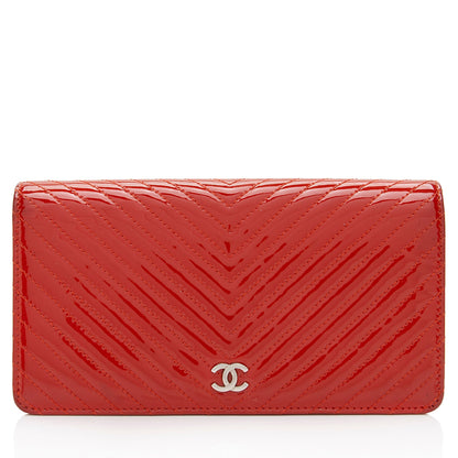 Chanel Chevron Patent Leather Yen Wallet (SHF-dr7rcl)