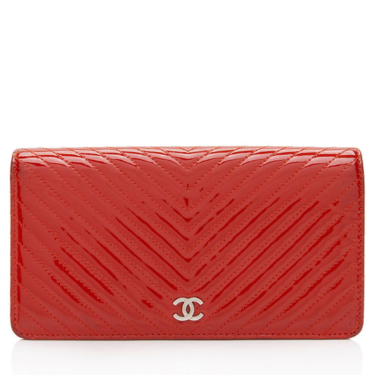 Chanel Chevron Patent Leather Yen Wallet (SHF-dr7rcl)