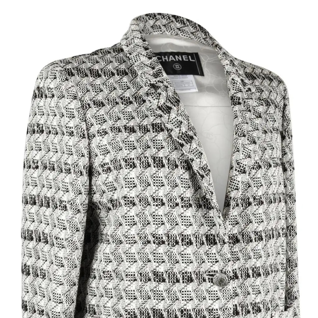 CHANEL SUBTLE SILVER THREAD TWEED BLAZER