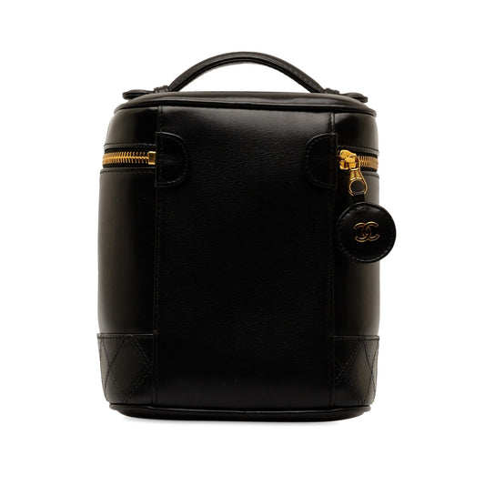 Chanel Lambskin Leather Vanity Bag (SHG-aZKKNV)