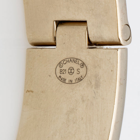 Chanel Leather CC Turnlock Narrow Cuff Bracelet (SHF-yDVGhV)