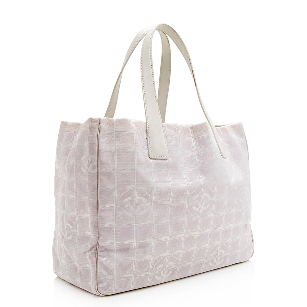 Chanel   Nylon Travel Line Large Tote (SHF-20093)