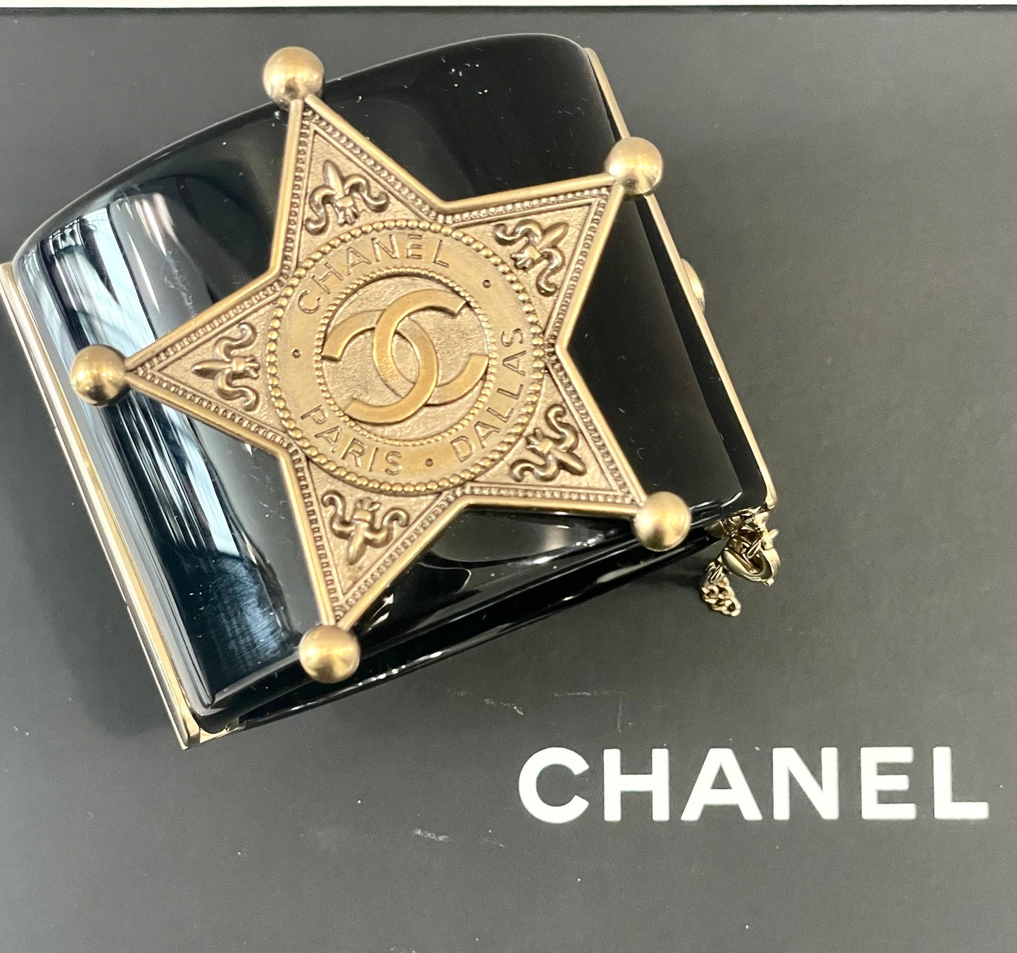 CHANEL SHERIFF STAR WIDE CUFF BRACELET