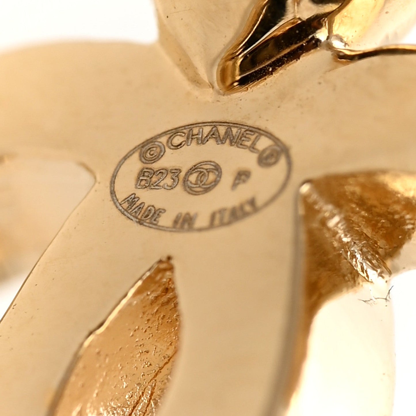 CHANEL STRASS CC CRYSTAL HEART HOOP EARRINGS