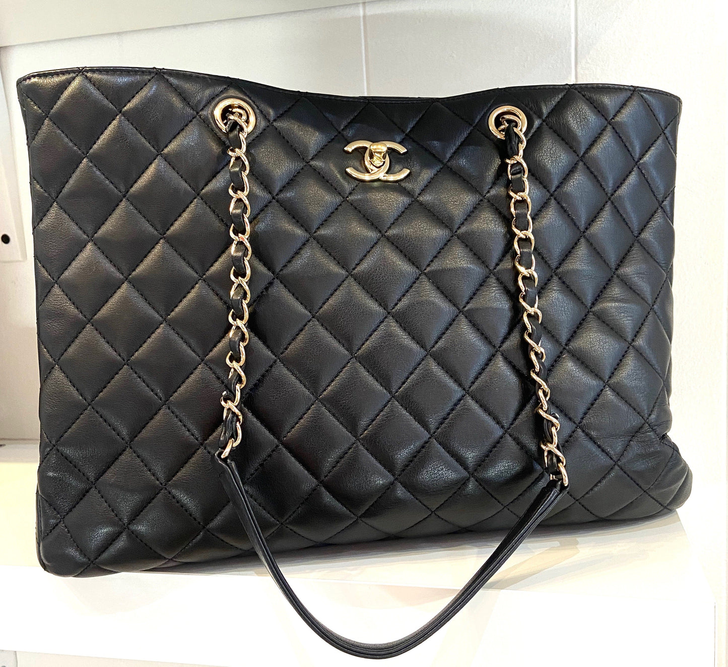 CHL -  QUILTED CALFSKIN TIMELESS TOTE BAG