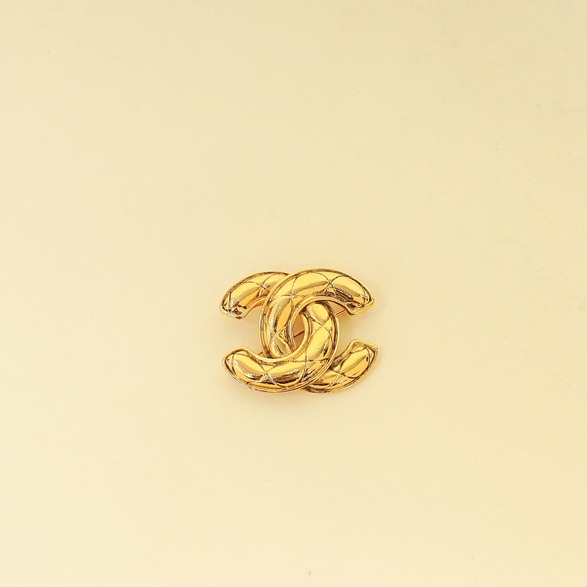 Chanel Gold Finish   Quilted CC Brooch