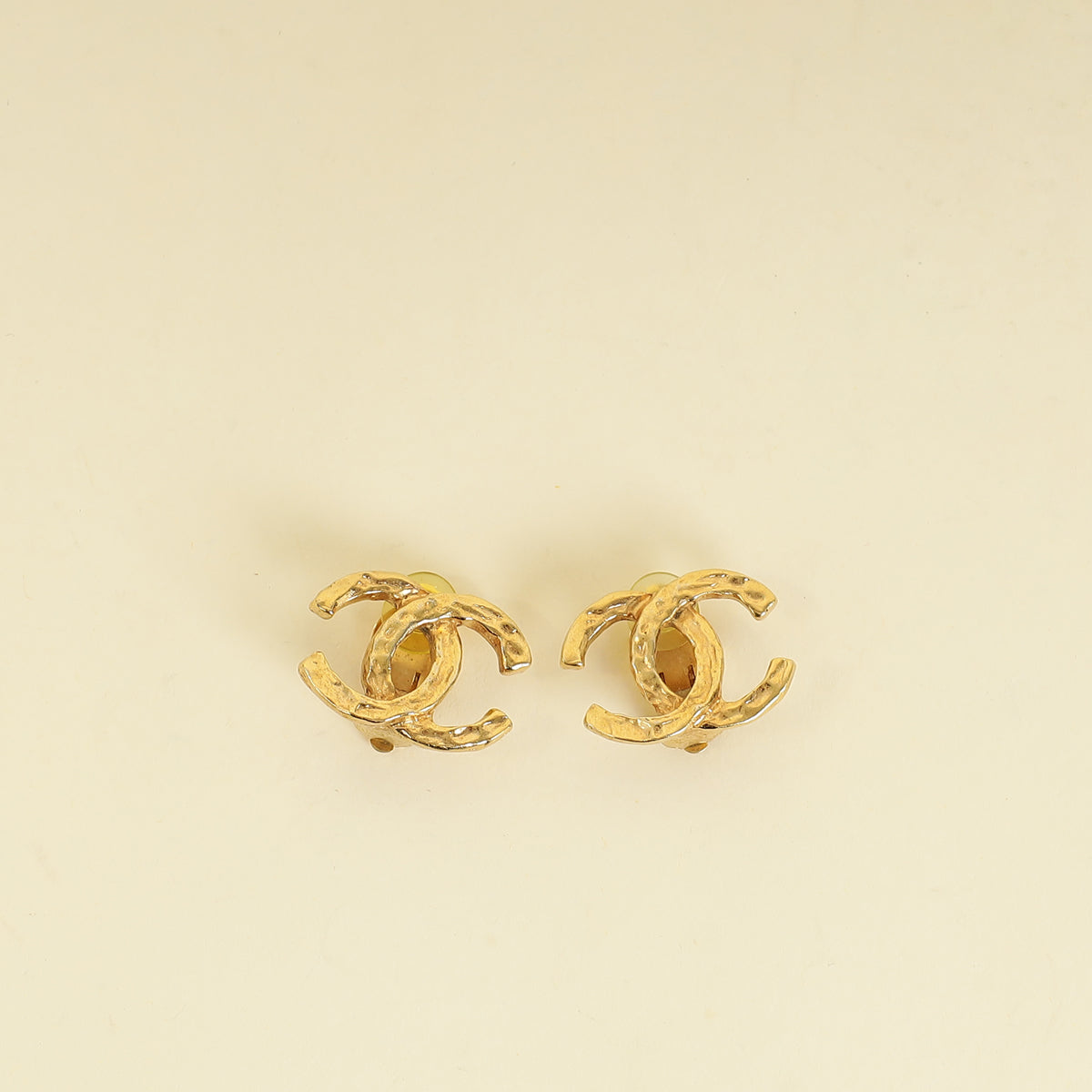 Chanel Gold Finish   CC Clip On Earrings