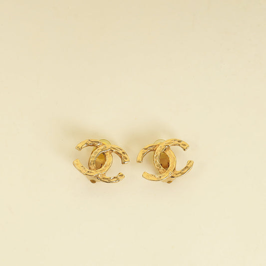 Chanel Gold Finish   CC Clip On Earrings