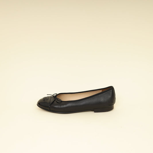 Chanel Black CC Ballet Flats 38