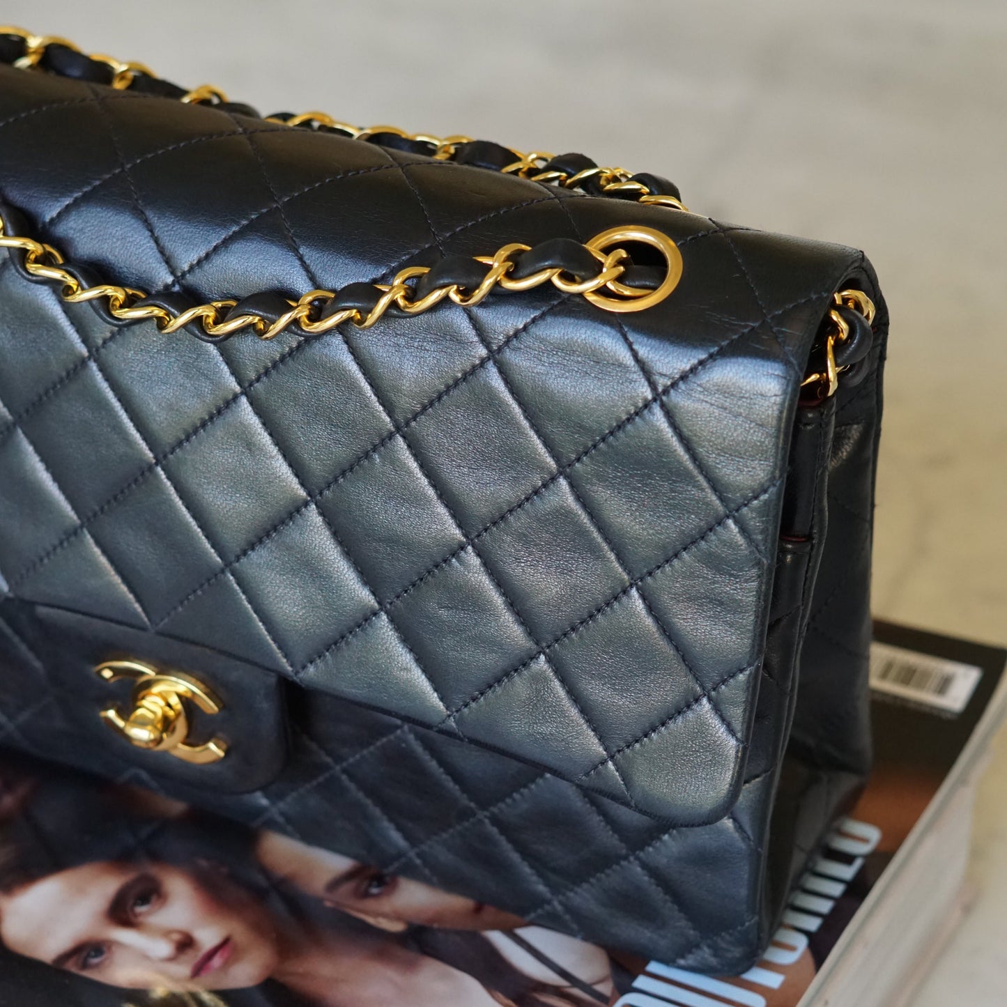 CHANEL CLASSIC MEDIUM BAG