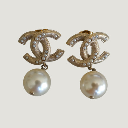 CHANEL EARRINGS | PEARLS