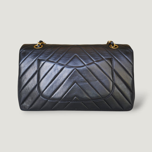 CHANEL CLASSIC MEDIUM BAG