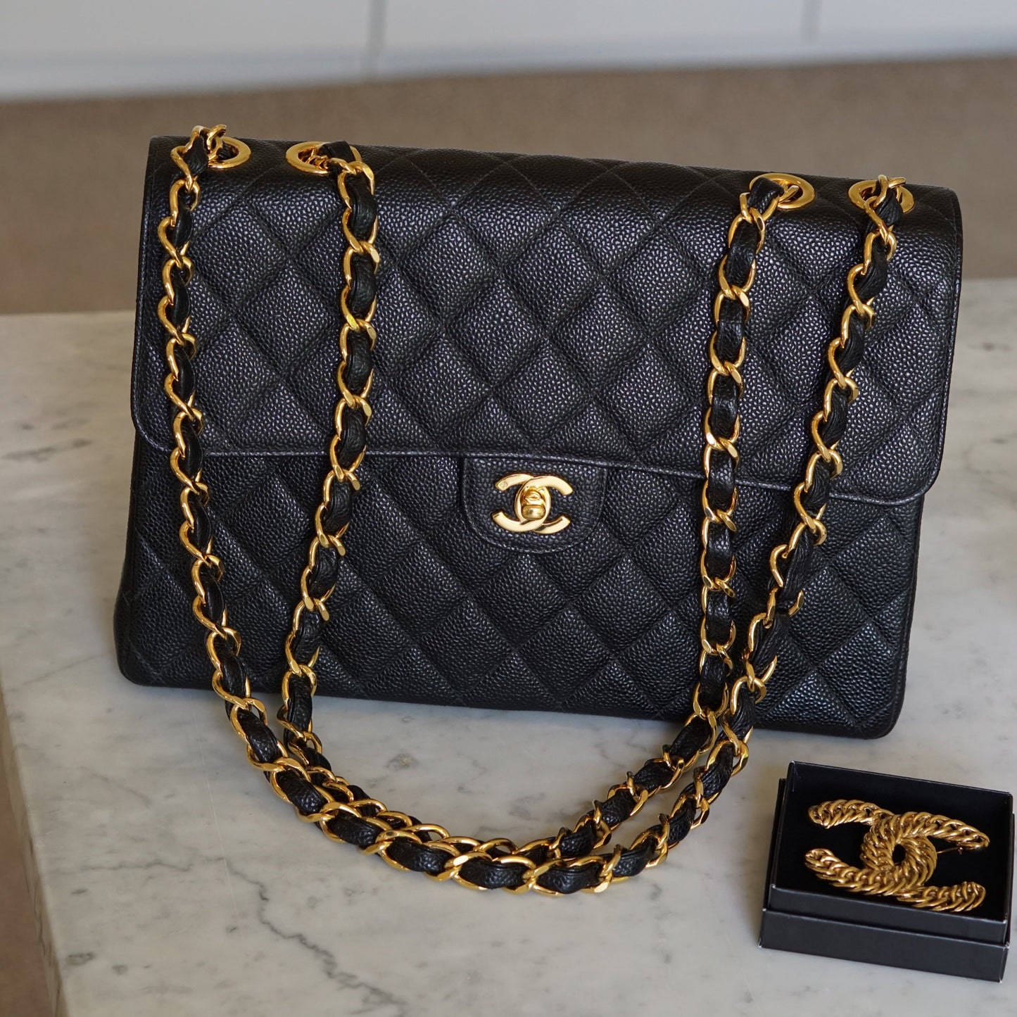 CHANEL CLASSIC JUMBO BAG