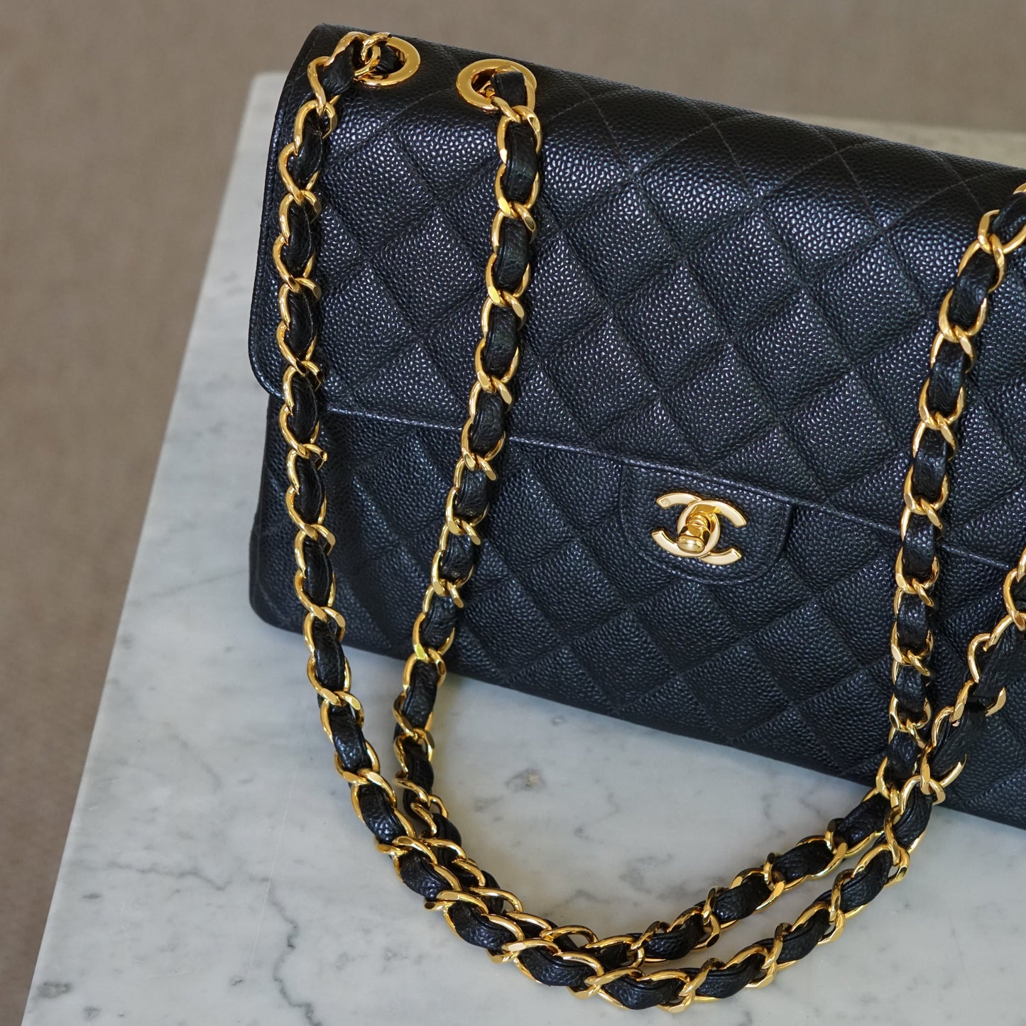 CHANEL CLASSIC JUMBO BAG