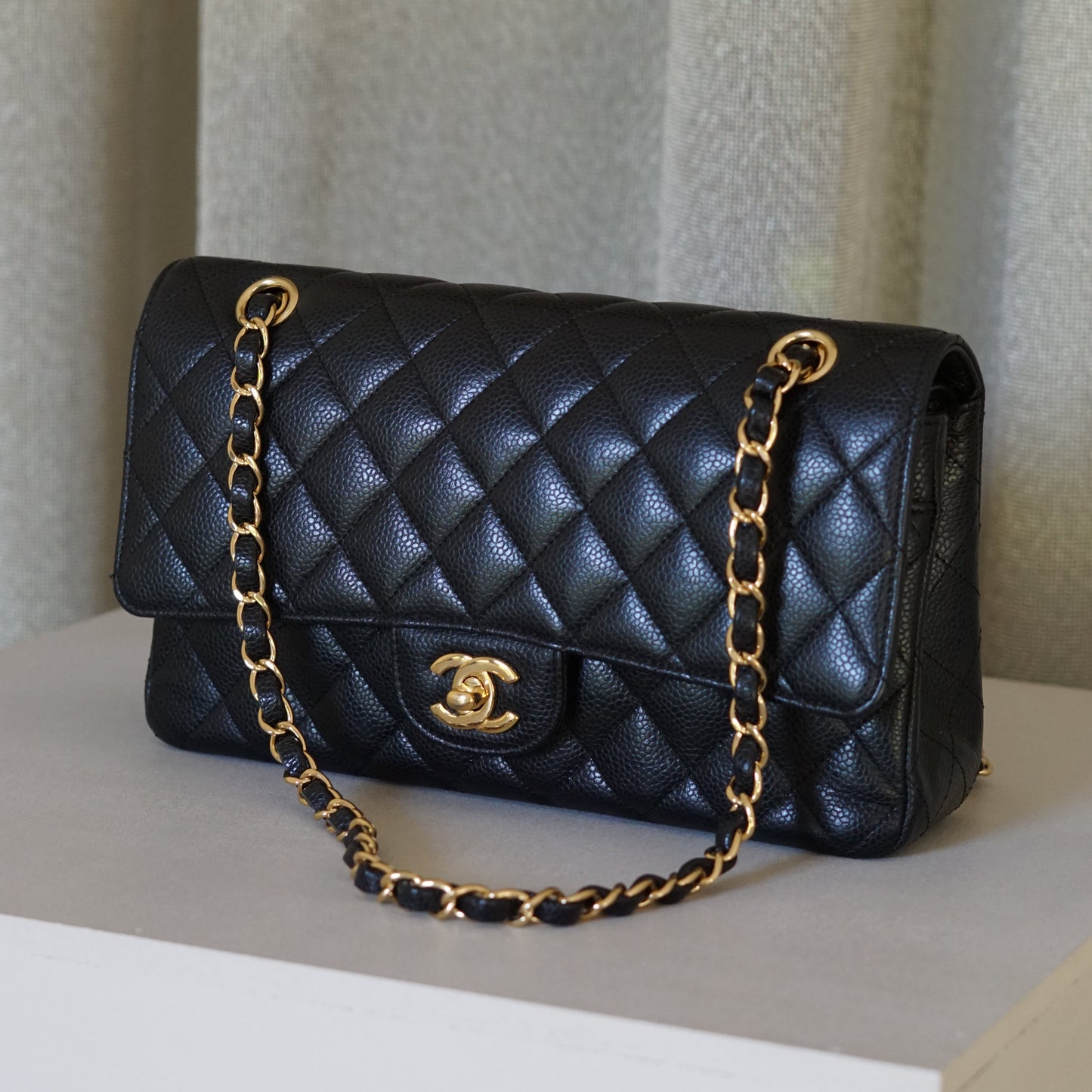 CHANEL CLASSIC MEDIUM BAG