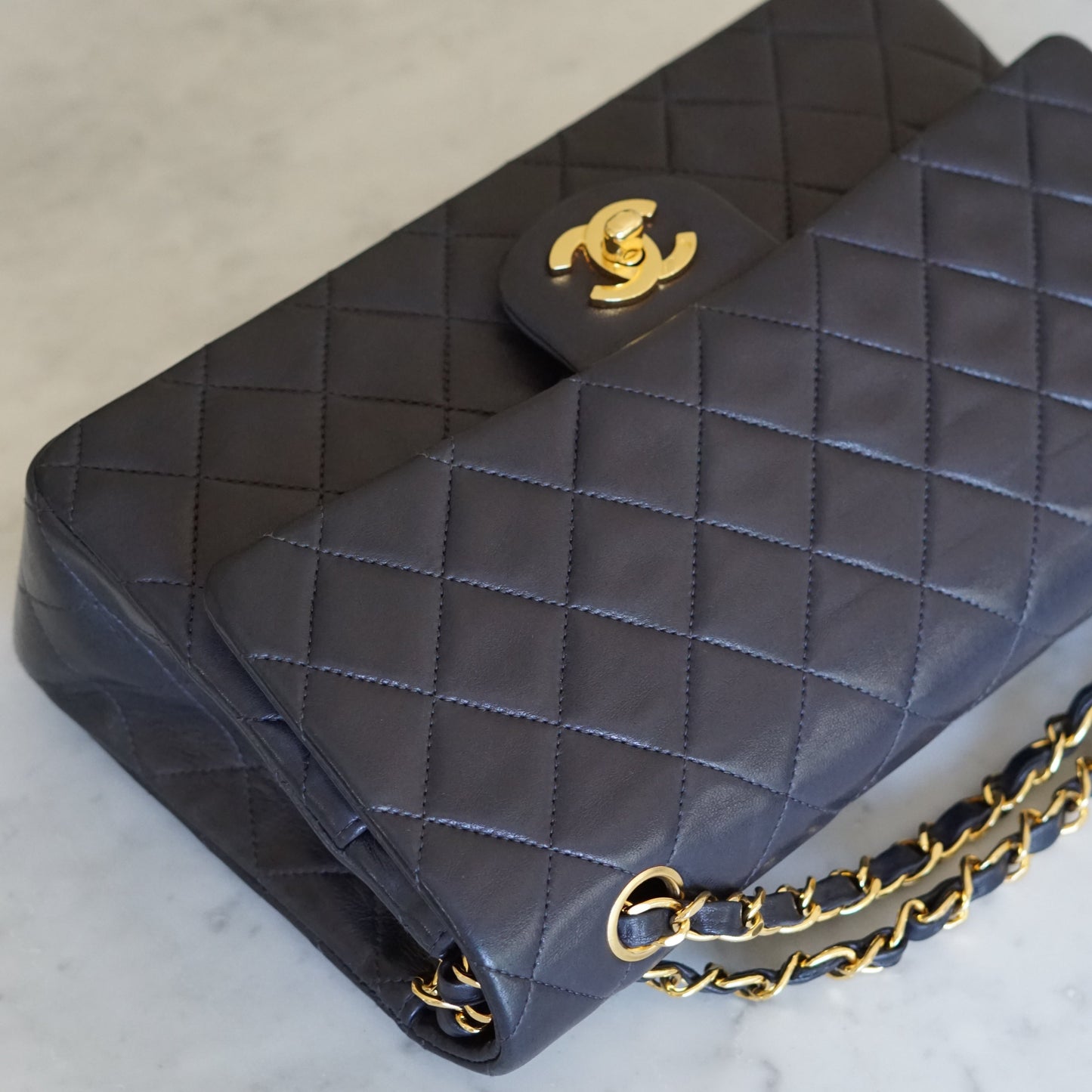 CHANEL CLASSIC MEDIUM BAG
