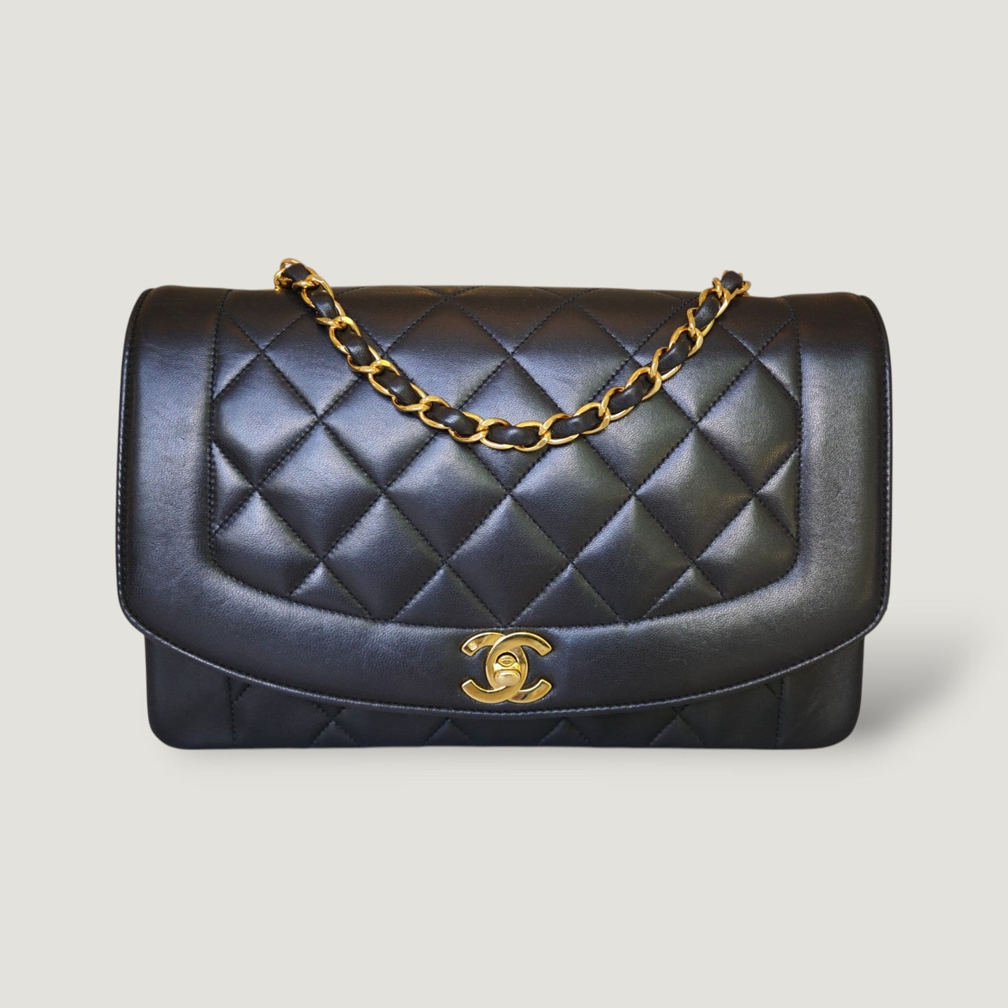 CHANEL DIANA MEDIUM BAG