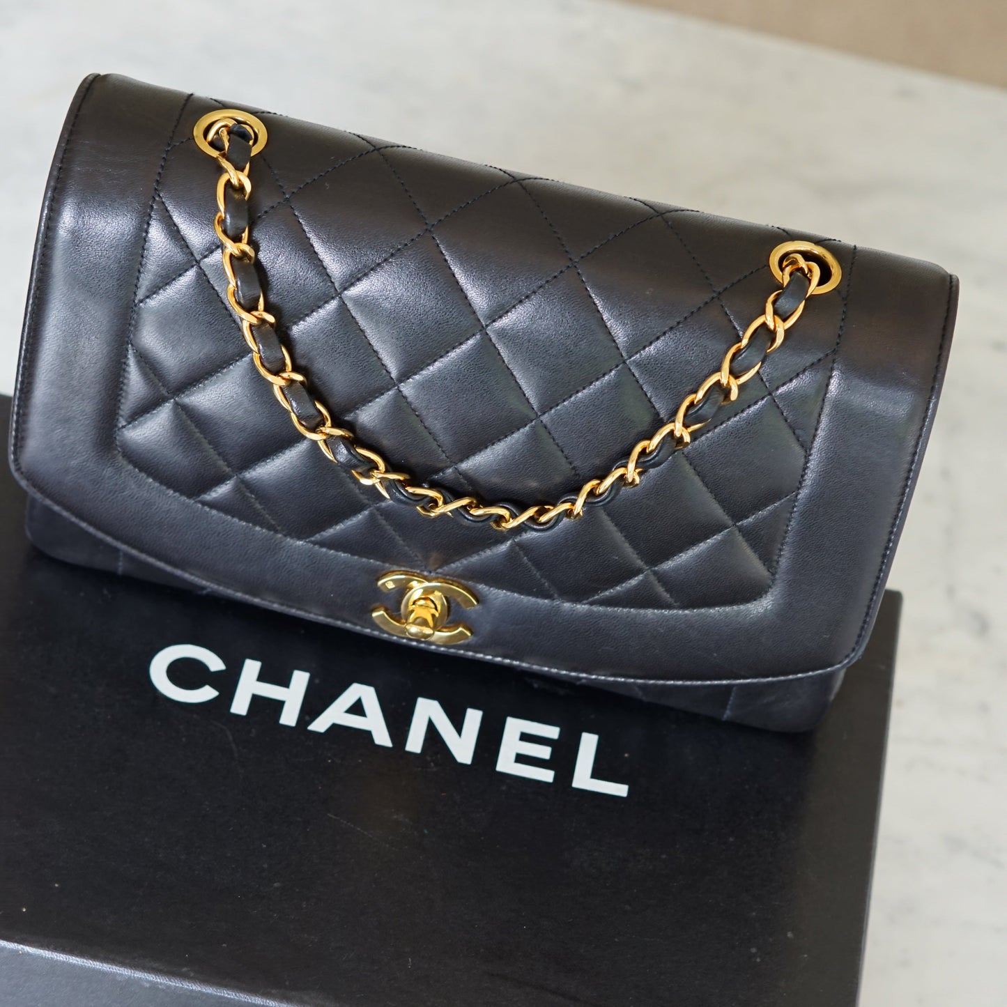 CHANEL DIANA MEDIUM BAG