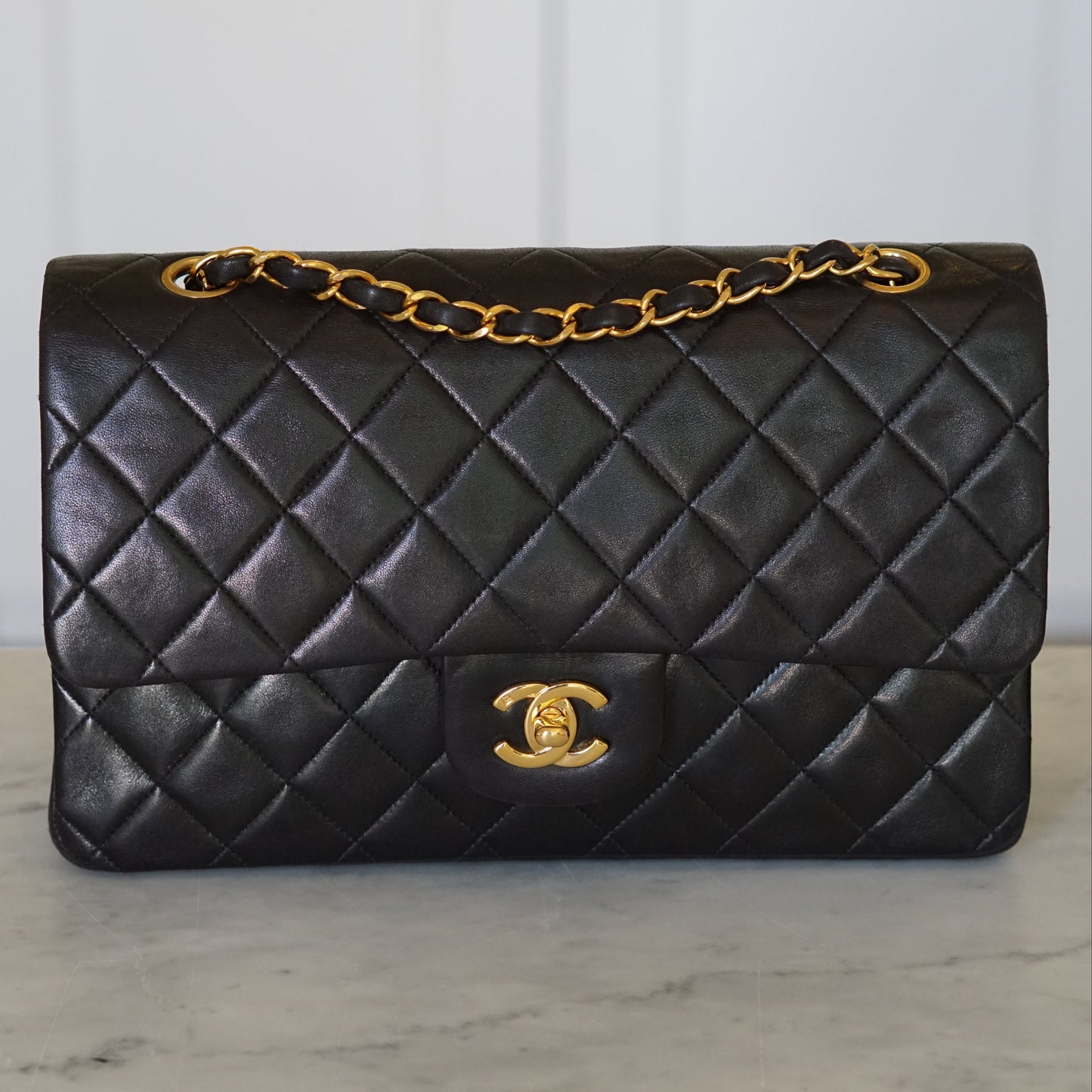 CHANEL CLASSIC MEDIUM BAG