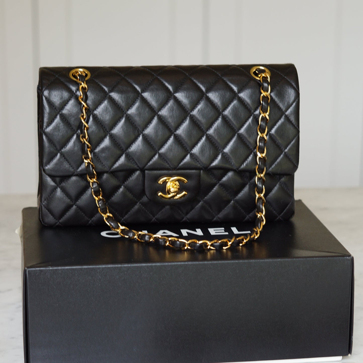 CHANEL CLASSIC MEDIUM BAG